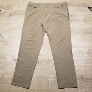 Lululemon ABC Classic Fit Warpstreme Chino Pants Mens 42x34 Tan Performance